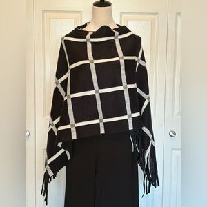 Crosstree Lane black and white shawl.